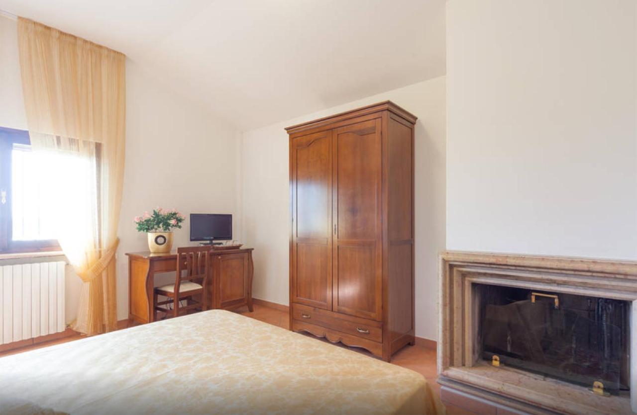 פוזולנגו Cascina Tabachera X10 Country House Sirmione Garda Lake חדר תמונה